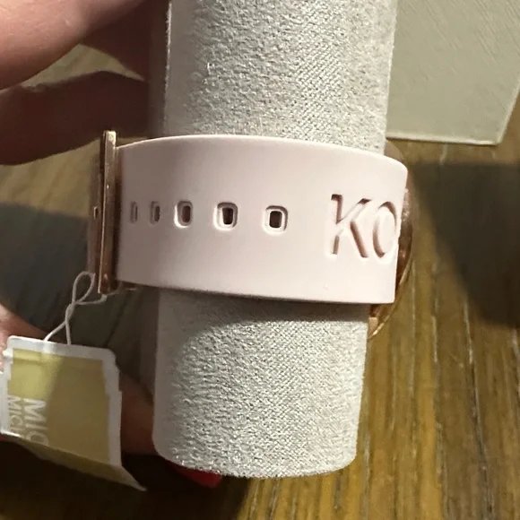 Michael Kors Blush Pink and Rose Gold Women's Watch - Picture 3 of 7